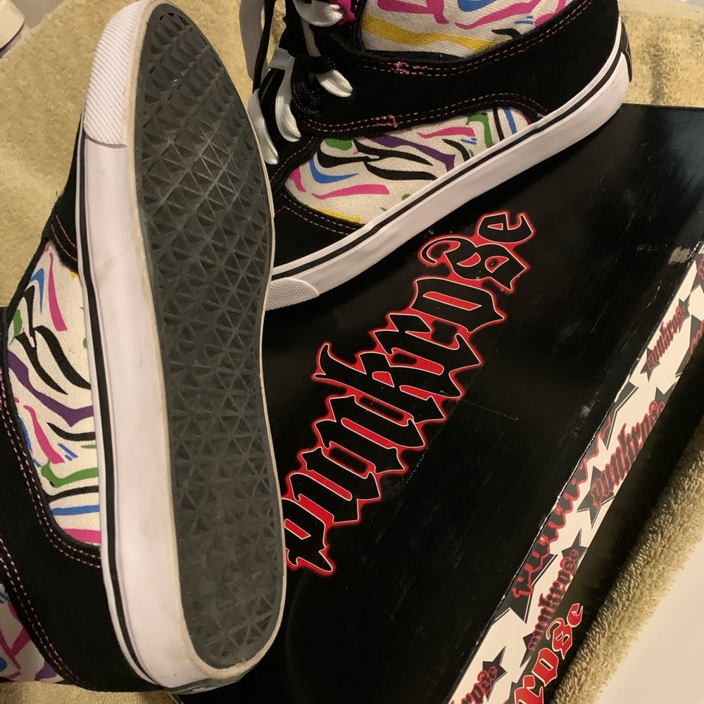 Sneakers - Picture 3 of 5